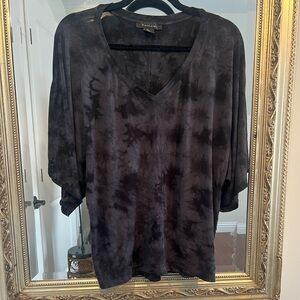 Size large Tahari short sleeve neck knit